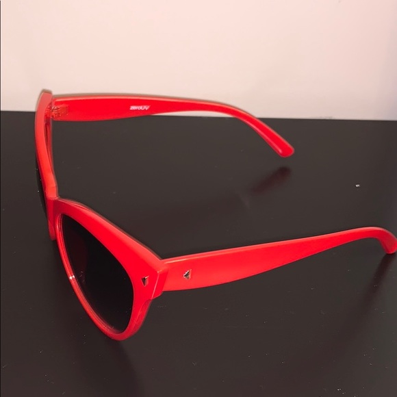 Red Cateye Sunglasses - Picture 3 of 4